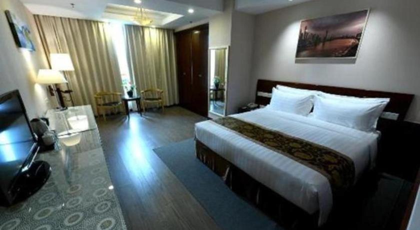 Jinrong International Hotel Шанхай Екстериор снимка