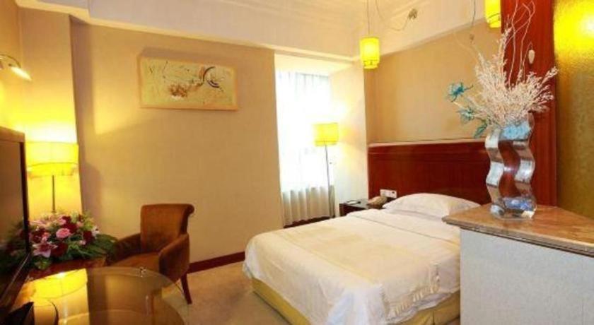 Jinrong International Hotel Шанхай Екстериор снимка