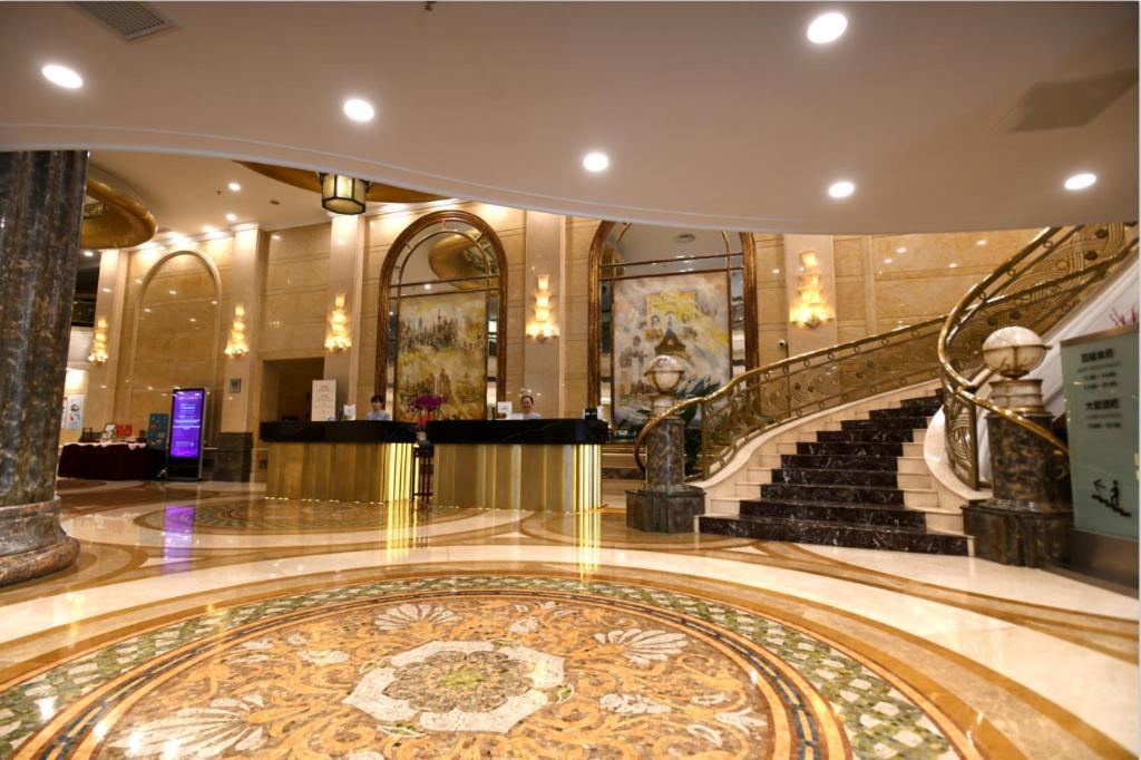 Jinrong International Hotel Шанхай Екстериор снимка