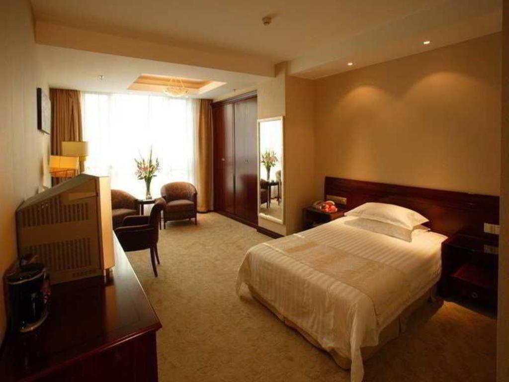 Jinrong International Hotel Шанхай Екстериор снимка